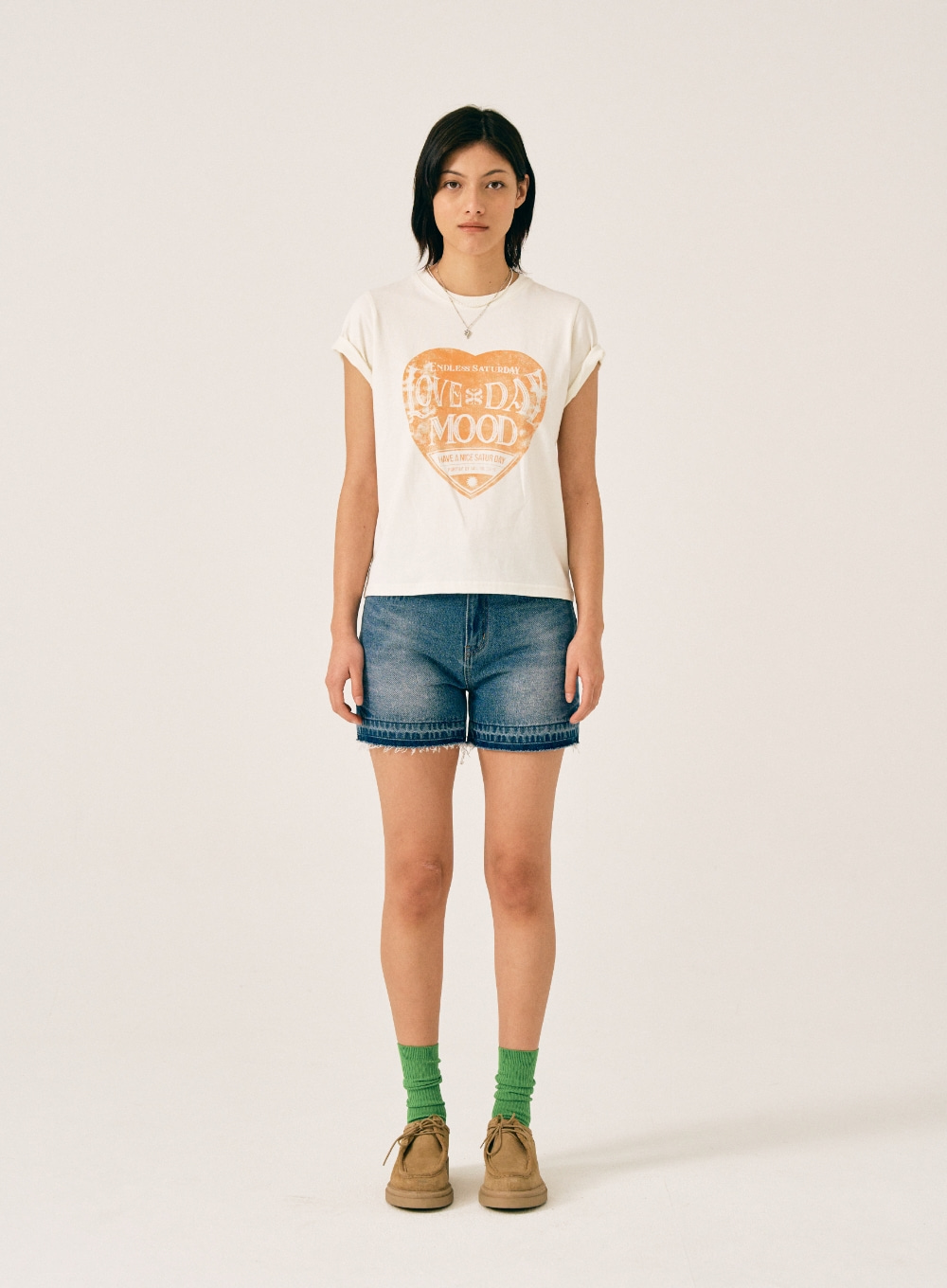 (W) Saturday Retro Mood Graphic T-Shirts - Cream Orange